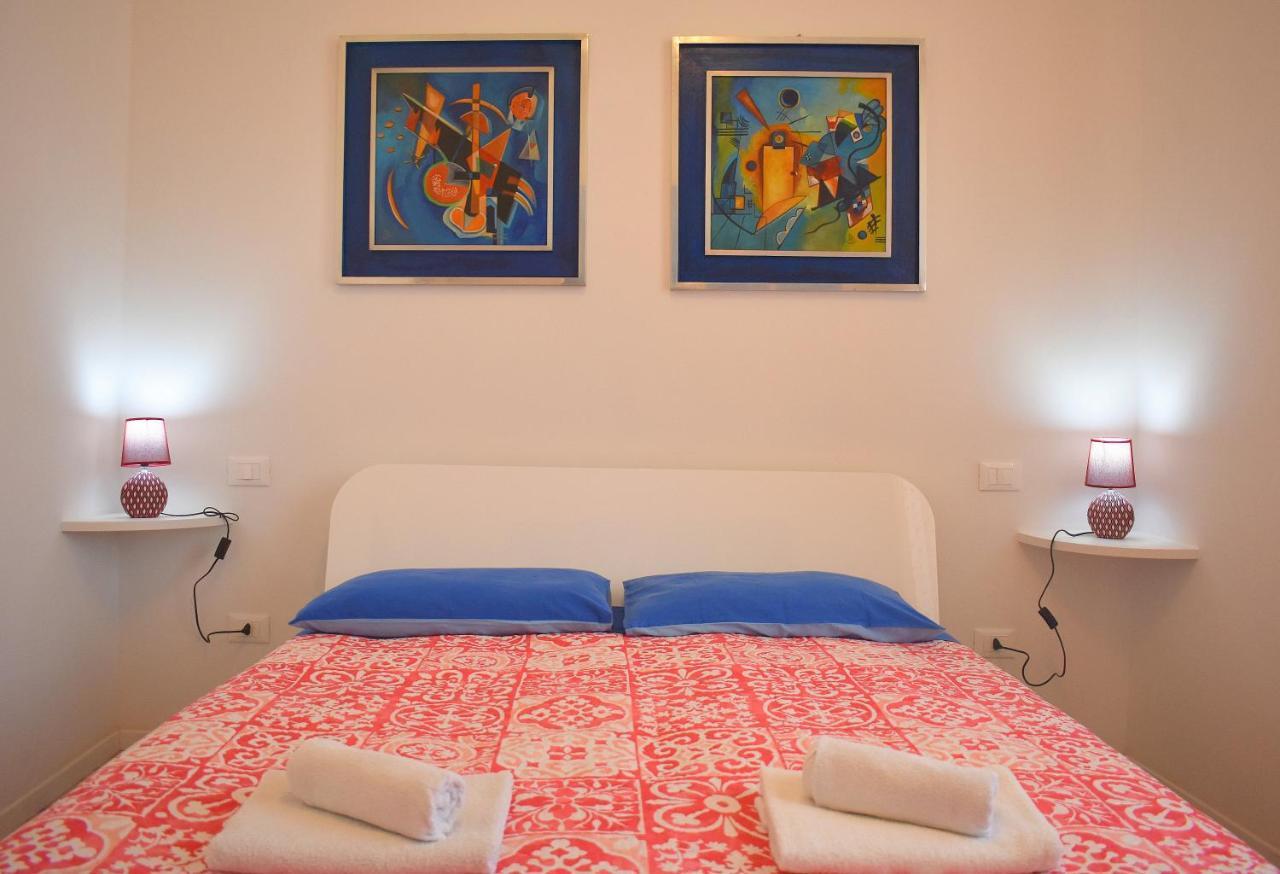 Red & Blu Apartments 데센자노델가르다 외부 사진