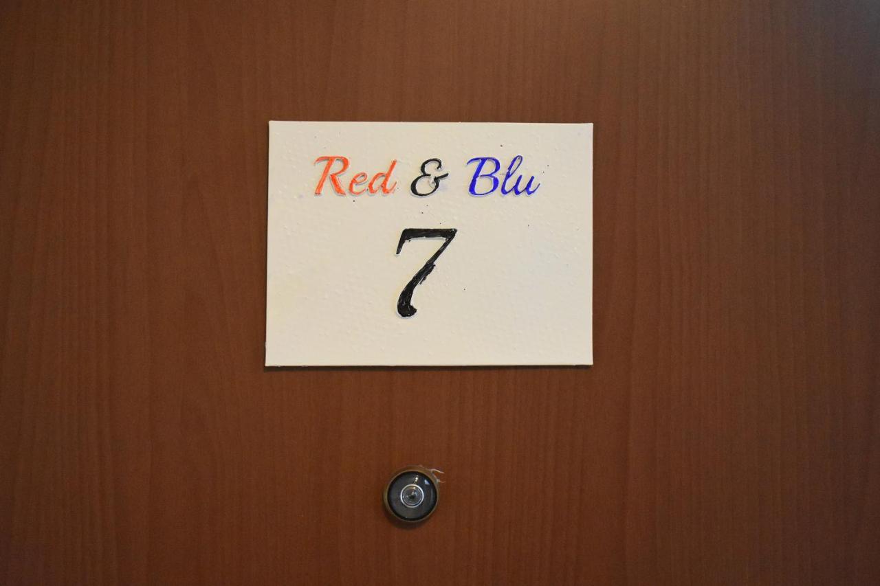 Red & Blu Apartments 데센자노델가르다 외부 사진